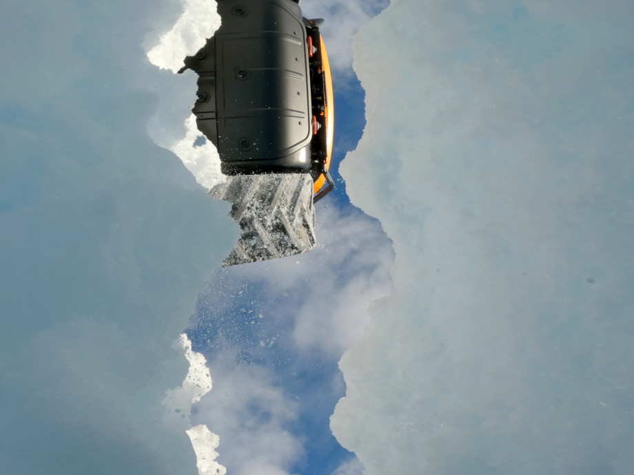 Venturi Antarctica crosses a crevasse.