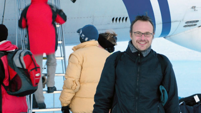 Laureate of InBev-Baillet Latour Antarctica Prize 2008 Leaving for Antarctica
