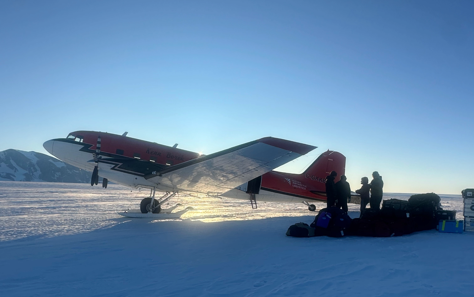 First Crew Arrives Safely at Princess Elisabeth Station