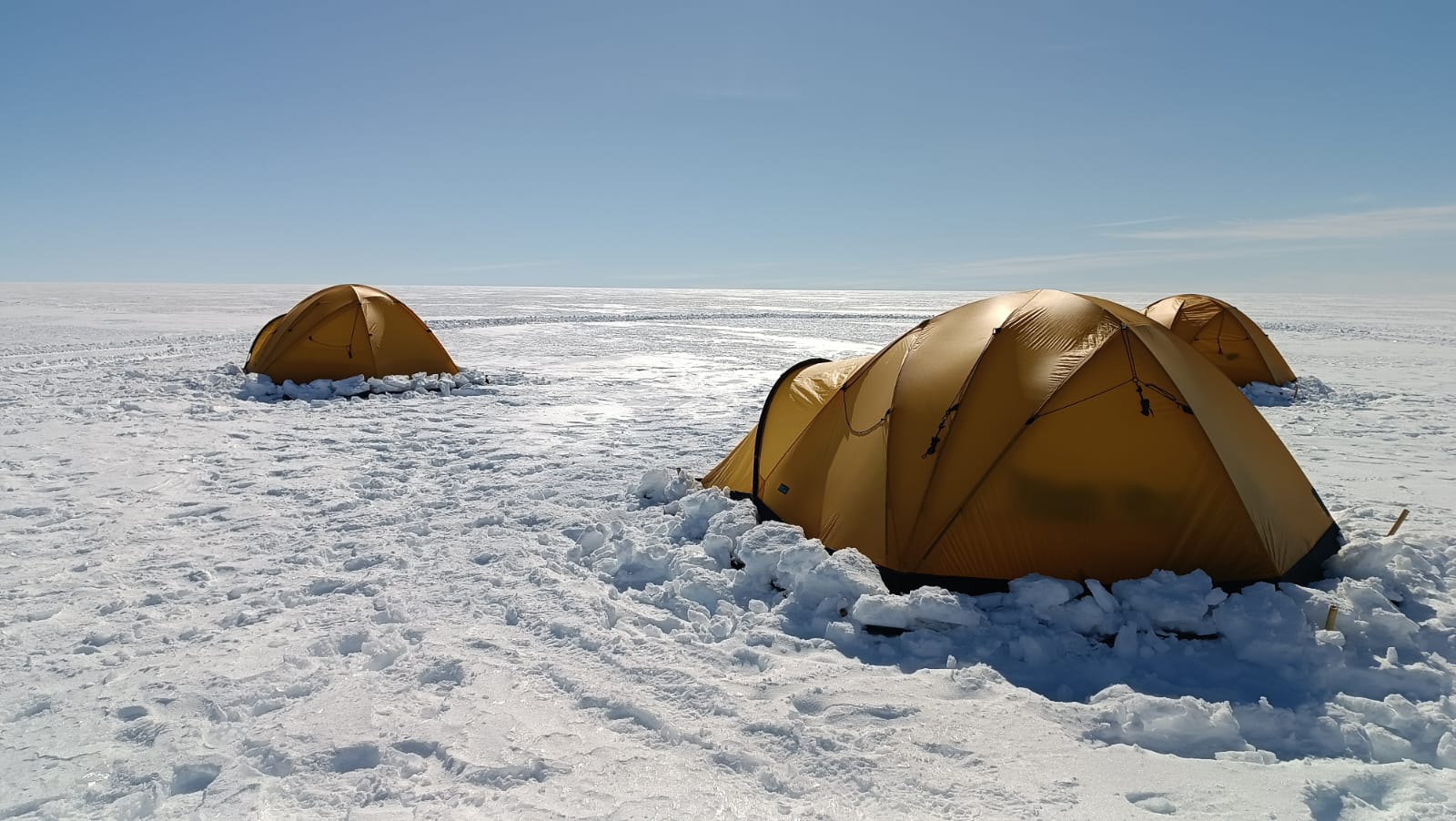 PASPARTOUT and CRYOS projects camping out at the coast