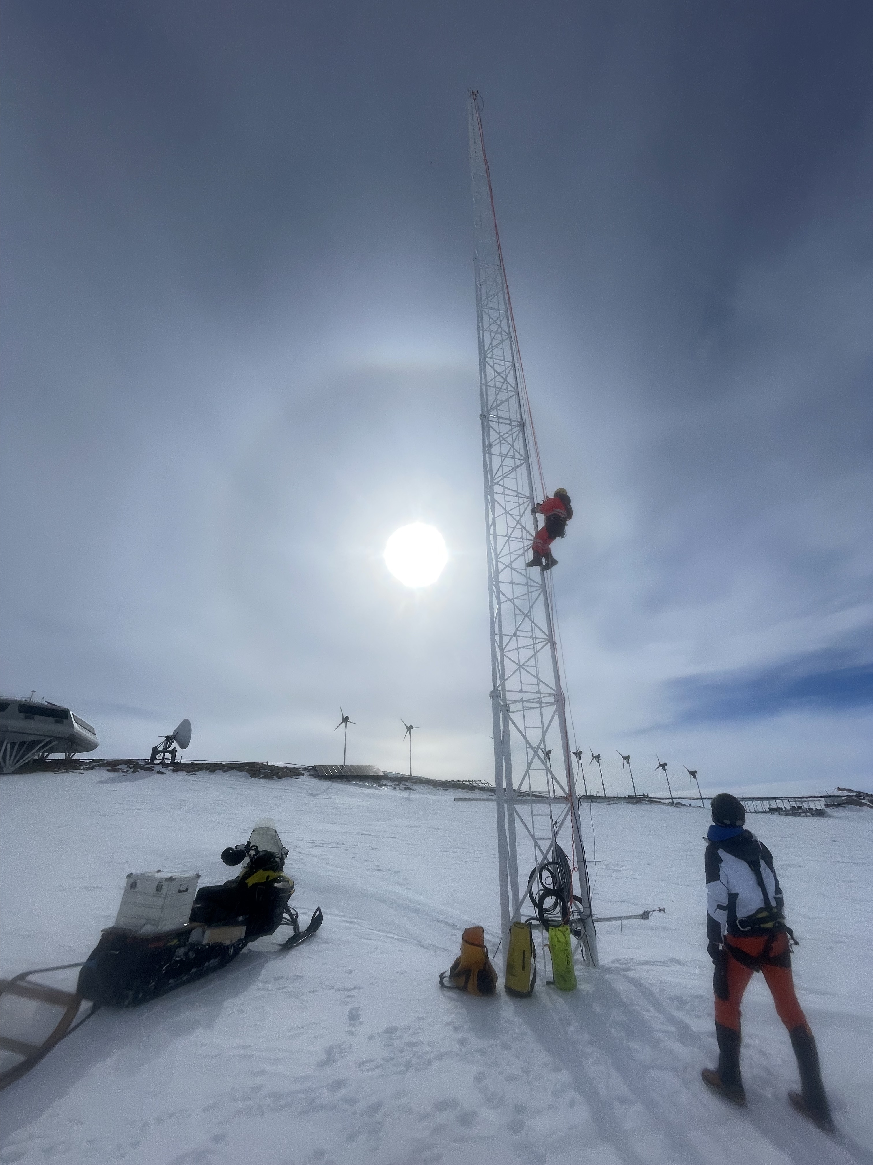 Installing new instrument for EPFL-CRYOS project