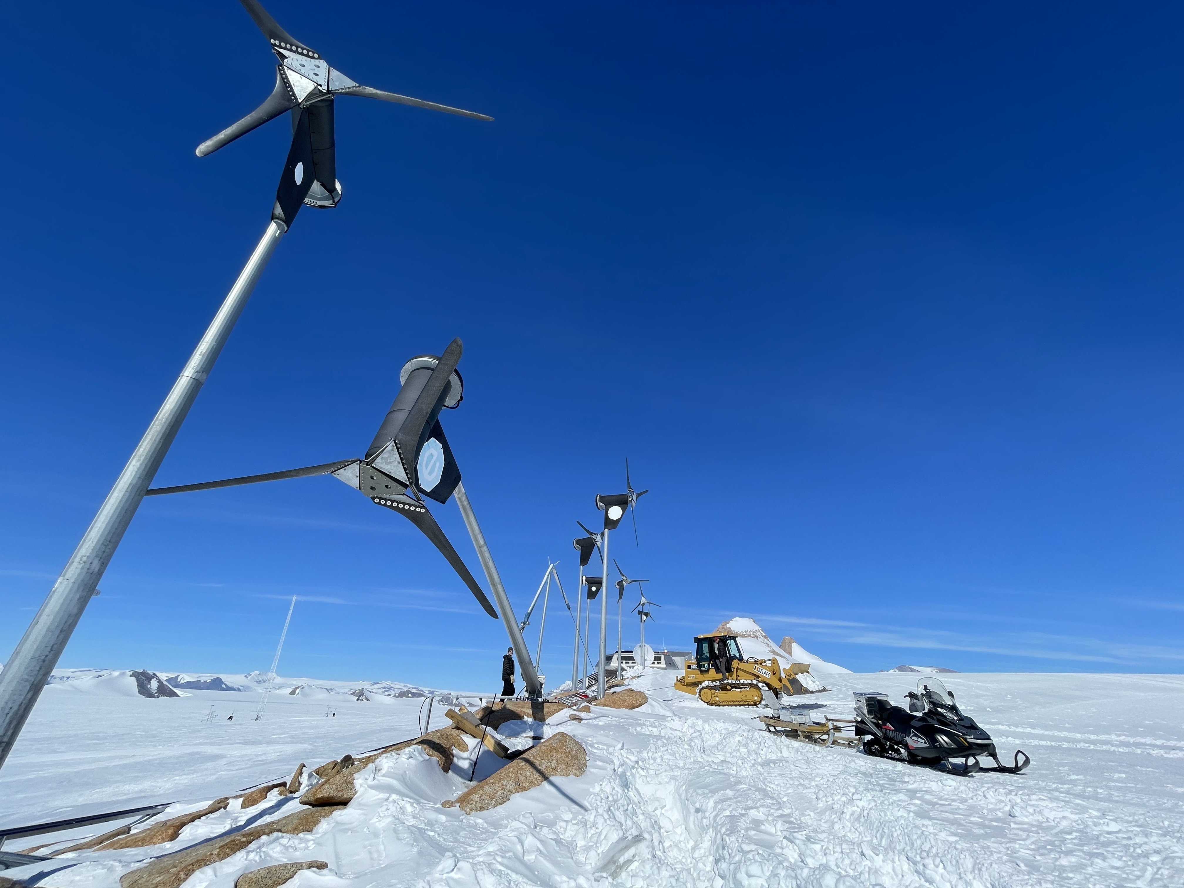 Maintenance of windmills at PEA