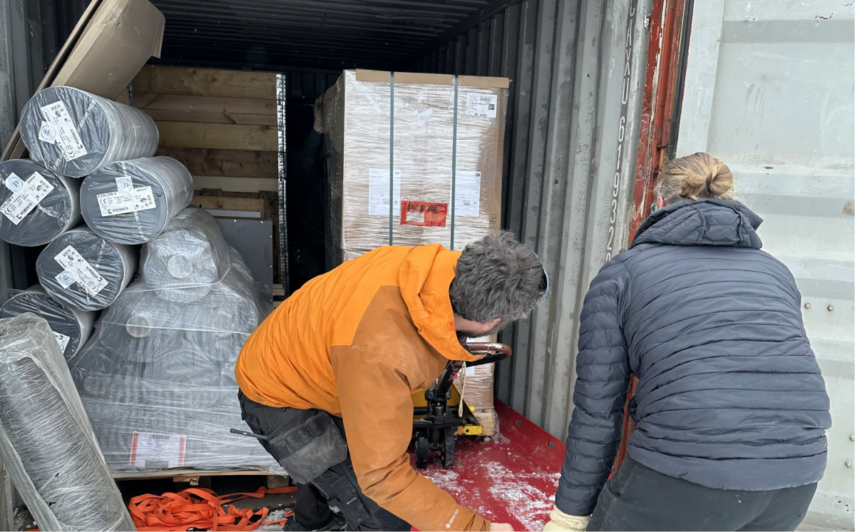 Heavy Cargo on the Sledges