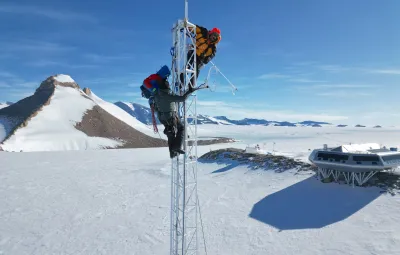 Installing instruments on the PEA antenna