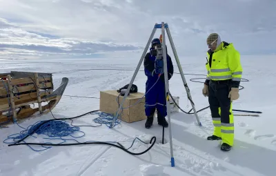 Setting up the hot water drill on the King Baudoin Ice Shelf for the NISAR project