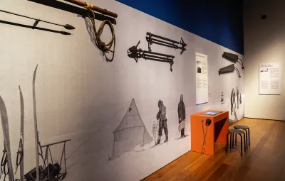 Displaying old tools aboard the Belgica ship