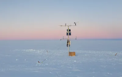 AWS at the Edge of the King Baudouin Ice Shelf