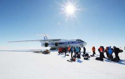 Arriving at Novo Station