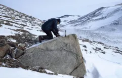 DEAIS: Going back in time with the Antarctic Ice Sheet