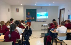 Nico Herinckx presents at Agata School in Brussels